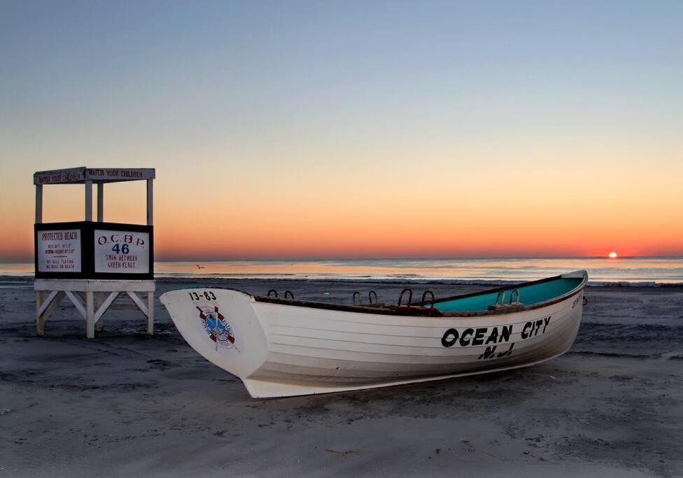 Beautiful Condo Sleeps 4- Only 2 Blocks From Beach Ошен Сити Экстерьер фото
